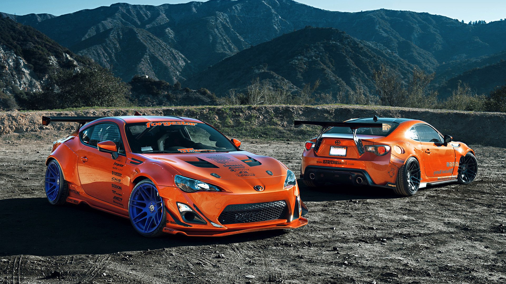 山林穿越极限跑，感受大自然的狂野魅力，山林越野车视频大全视频爬山