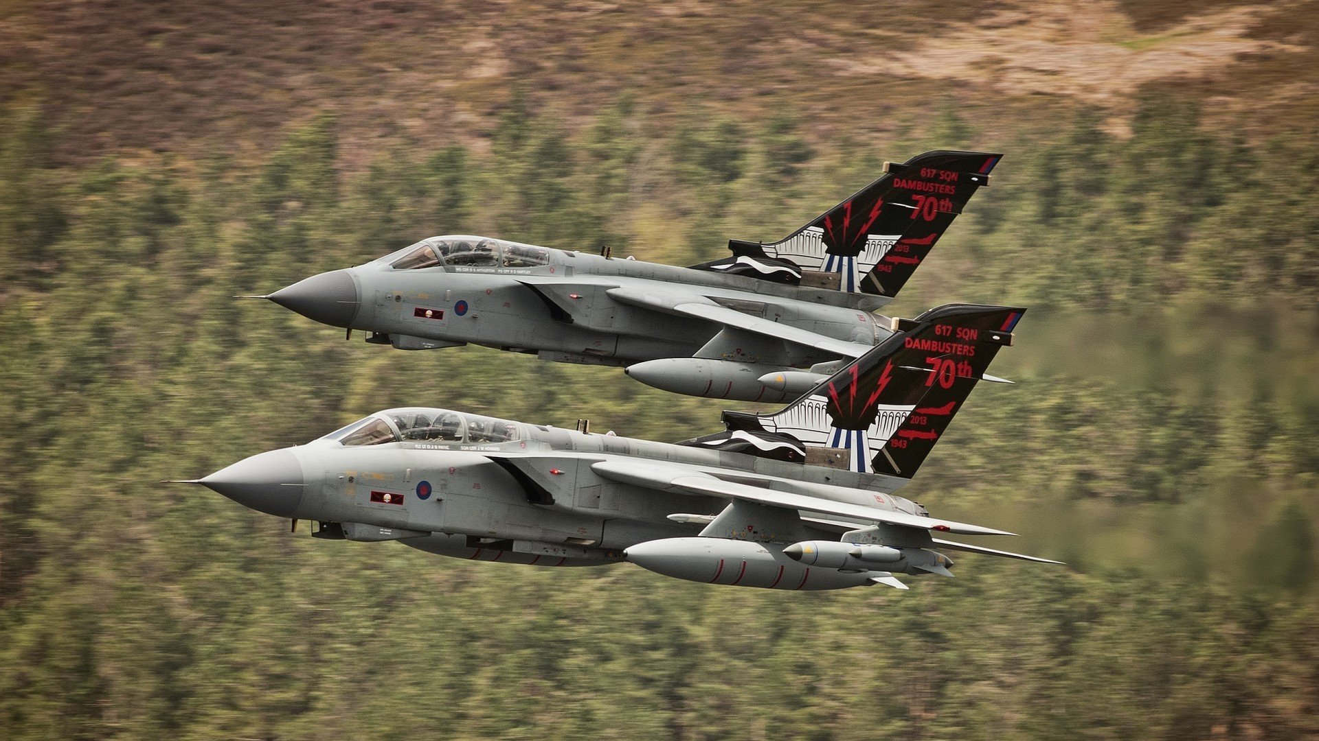 是否应规定青训输出与一线队注册比例，本队青训的规定