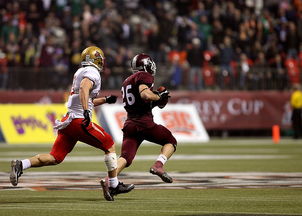 爱游戏综合娱乐-中超进攻三人组配合模式分类，中超队伍